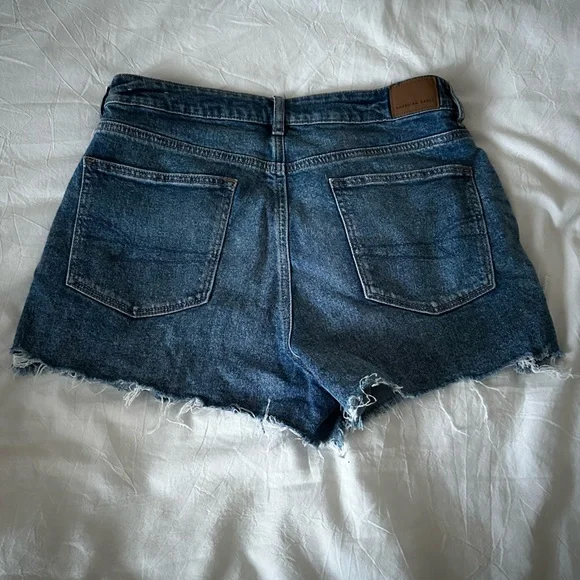 Women’s high waisted American Eagle denim jeans - Picture 3 of 4